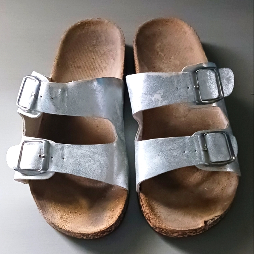 Sandal - Picture 2 of 5